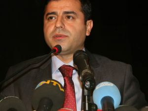 Demirtaş’tan Diyarbakırlılara ‘başbakanı Dinlemeye Gitmeyin’ Çağrısı