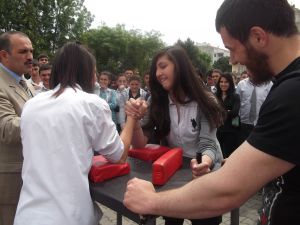 19 Mayısta Bilek Güreşi