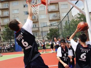 Anadolu Efes, İlk Basketbol Sahasını Kastamonu’da Açtı