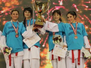 Kağıtspor Bayan Karatecileri Moskovada