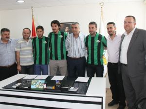 Akhisar Belediyespor İç Transferde 3 Oyuncu İle Anlaştı