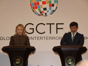 Davutoğlu: “suriye’de İç Savaşa Doğru Gidiliyor”