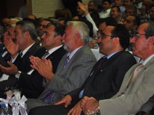 Bakan Eroğlu İzmirde Hemşehrileriyle Bir Araya Geldi