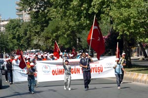 Olimpik Gün yürüyüşü yapıldı