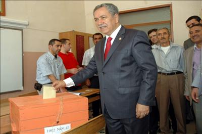 Arınç: Bildiğimiz anlamda hayırlı olsun