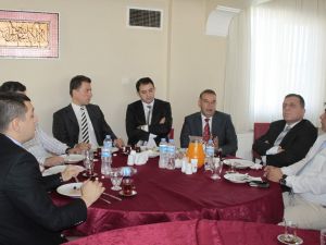 Tff İcra Kurulu Üyesi Arif Koşardan Manisaspora Ziyaret