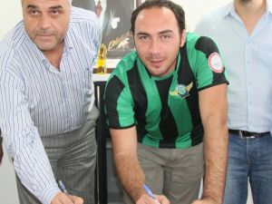 Akhisar, Kaleci Oğuz İle Sözleşmesini Uzattı