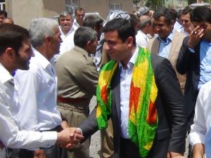Demirtaş, Ak Partili Kürt Vekillerin Açıklamalarını Değerlendirdi
