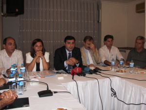 Bdp Genel Başkanı Demirtaş, Mersin’de Alevi Çalıştayı’na Katıldı