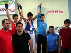Kars’ta Düzenlenen Türkiye Üst Minikler Boks Şampiyonası’na 590 Sporcu Katıldı