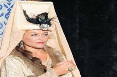 Avşar, rol arkadaşını üzdü