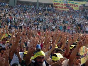Demirtaş, Kürtçe Seçmeli Dersi Devrimmiş Gibi Yutturamazlar