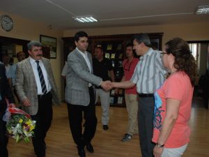 Dp Lideri Uysaldan Temizlik Operasyonunda Gözaltına Alınan Orhangazi Belediye Başkanına Ziyaret