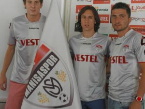 Manisaspor İç Transferde 3 Futbolcusu İle Sözleşmesini Uzattı