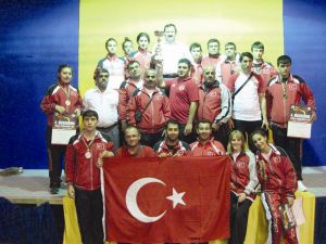 Urludan Şehit Ailelerine Şampiyonluk Hediyesi