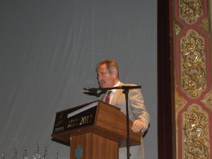 Vali Kocatepeden Bakan Günaya Hediye