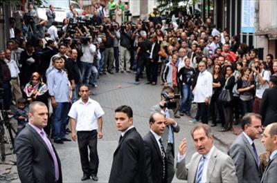 Bakan Günay, Saldırı Düzenlenen Sanat Galerisinde