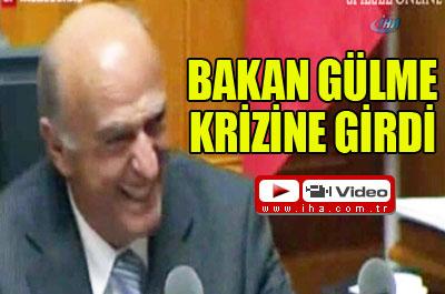 Bakan Gülme Krizine Girdi