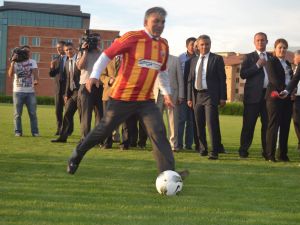 Cumhurbaşkanı Güle Kayserispor Forması Hediye Edildi