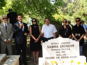 Coşkun Özarı, Mezarı Başında Anıldı