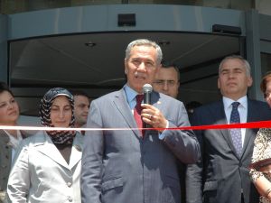 Başbakan Yardımcısı Arınç: “düşürülen Uçakla İlgili Aramalar Sürüyor”