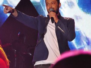 Murat Boz Hemşehrileriyle Konserde Buluştu