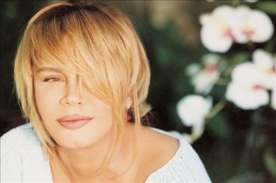 Sezen Aksu Hastaneye Kaldırıldı