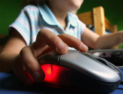 İnternet Çocuklar İçin Büyük Tehlikeler Barındırıyor