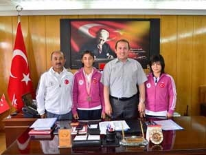 Milli Güreşçiden Kaymakam Pehlivana Ziyaret