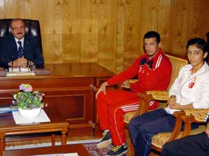 Başarılı Sporcuların Vali Kocatepeyi Ziyareti