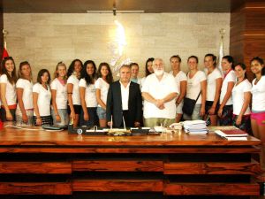 Epirden 2012 Konyaaltı Belediyesi Uluslararası Bayan Plaj Voleybol Turnuvası İkinci Etabı..
