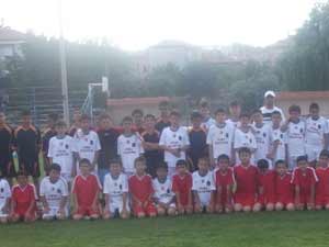 Futbol Okulunun Kampı Sürüyor
