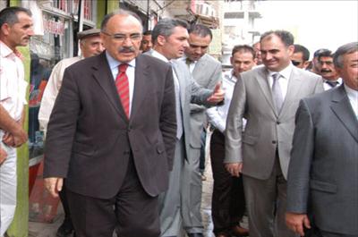 Bu Ülkede, Herkes Siyasetini Yapsın