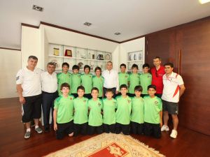 Genç Futbolculardan Zolan’a Ziyaret