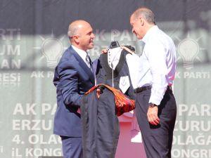 Başbakan Erdoğan’a Dadaş Elbisesi