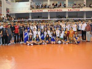 Genç Kızlarda Şampiyon Galatasaray