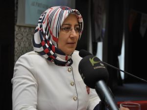 Ak Parti’li Kadınlar Afyonkarahisar’da Bir Araya Geldi