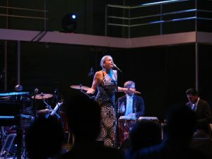 Çeşmede Pink Martini Coşkusu