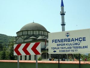 Fenerbahçeli Futbolcular Cuma Namazına Gitti