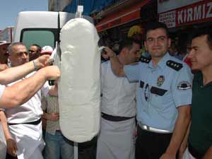 1.5 Tonluk Aracı Dondurma İle Kaldırdılar