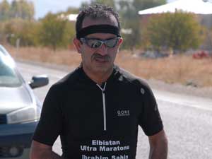 Suriye’deki Olayları Elçiliklere Koşarak Protesto Edecek