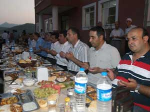 Türkoğlu İlçe Müftülüğünden İftar