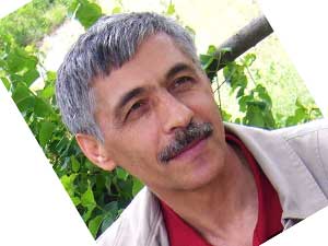 Karahasanlıların Soy Ağacını Çıkardı