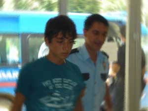 Cinsel İstismar Suçundan 7 Kişi Tutuklandı