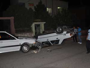 Elbistanda İki Otomobil Çarpıştı: 1 Yaralı