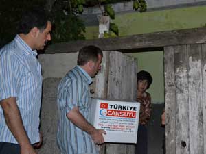 İhtiyaç Sahibi Ailelere Bir Yardım Eli de AGD’den