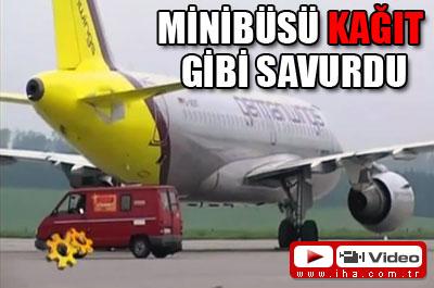  Minibüsü Kağıt Gibi Savurdu!