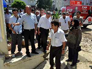   HALUK KOÇ, SEL BÖLGESİNİ GEZDİ 