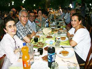 Doktorlar iftarda bir araya geldiler