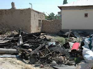 Evi Yanan Aile Yardım İstiyor